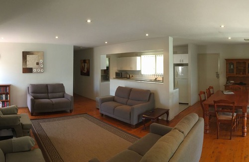 Mannering Park House | Mannering Vista on Lake Macquarie