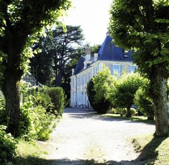 Pouille Bed & Breakfast | Manoir de la Voute maison d'hôtes
