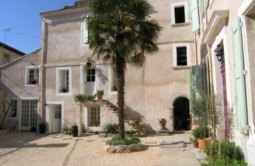 Capestang Villa | Manoir with pool in the heart of Capestang town (on the Canal du Midi)