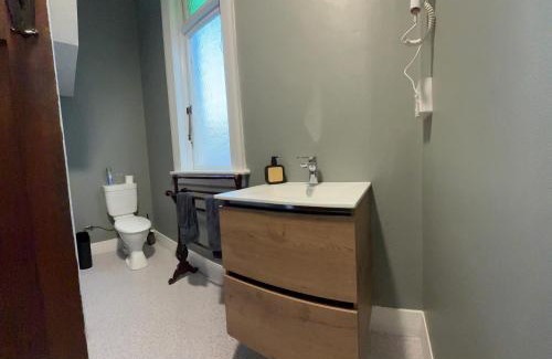 Dunedin City Centre Hostel | Manor on the Park Backpackers