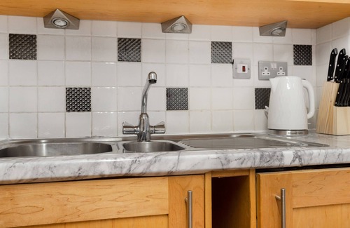 Edgbaston House | Manor Road House-Private Bathroom