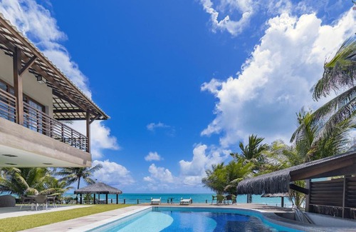 Tamandare House | Mansão Pé na Areia em Carneiros por Carpediem
