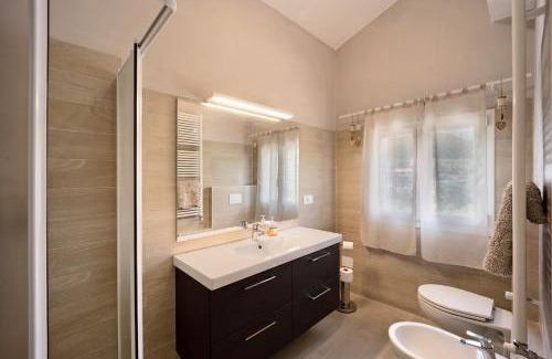 Ortovero Apartment | Mansarda Albero Verde con Piscina