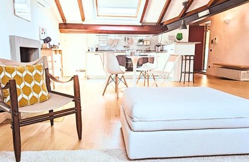 Parma City Centre Apartment | Mansarda Laurent