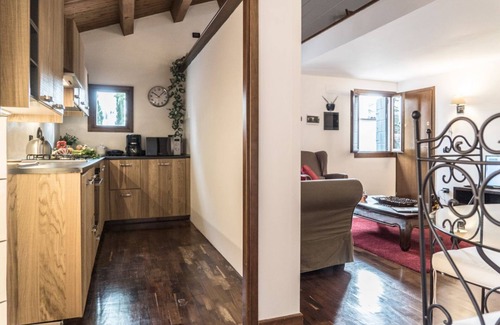 Dorsoduro Apartment | Mansarda Magritte - sleeps 5 guests in 2 bedrooms