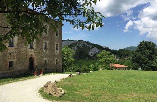 Apecchio House | Mansion in Apecchio Near Lake and Pool