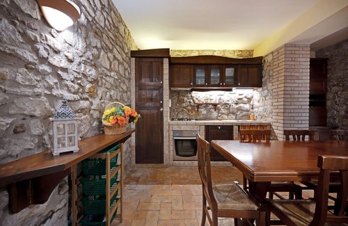Sugano Villa | Mansion in Prodo near Lake Bolsena