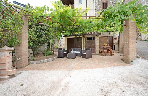 Sugano Villa | Mansion in Prodo near Lake Bolsena