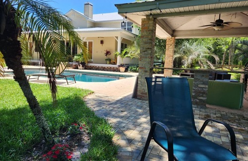 Lakeland House | Mansion on 20 Acres - Perfect for a Family Vacation