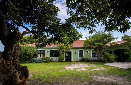 Cabo Frio House | Mansion on the Cabo Frio Canal with 6 Suites, Pool and Panoramic View