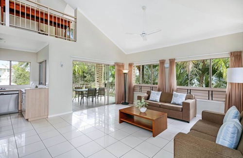 Palm Cove Hotel | Mantra Amphora