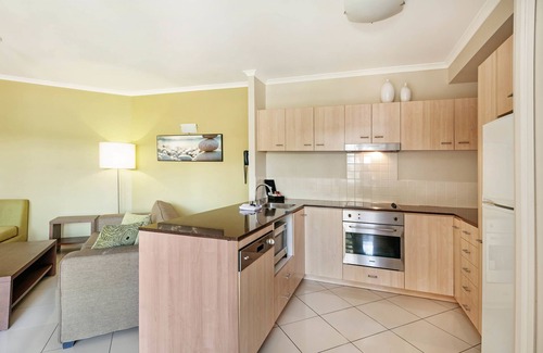 Palm Cove Hotel | Mantra Amphora