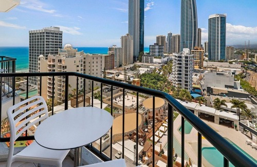 Surfers Paradise Apartment | Mantra on View, Surfers Paradise (Level 12)