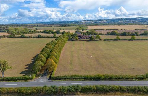 Dumbleton House | Maple Cottage - Rural Charm & Cotswold Views