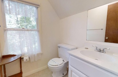 Hammondsport Cottage | Maple Hideaway:"Lots of Privacy!"