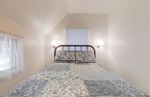 Hammondsport Cottage | Maple Hideaway:"Lots of Privacy!"