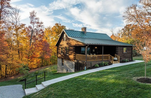 Millersburg House | Maple Leaf Cabin | 4 Bed, 2 Bath