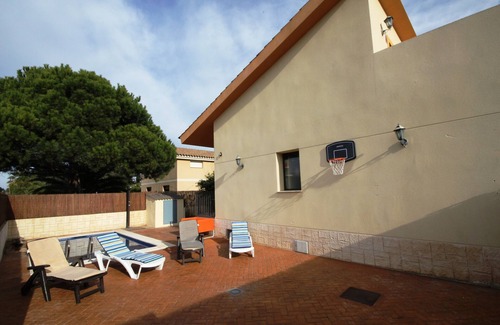 Riumar Ski Chalet | "Mar i Cel"@MARISOL: 220m to the beach, private pool, A/C, WiFi, dog beach.
