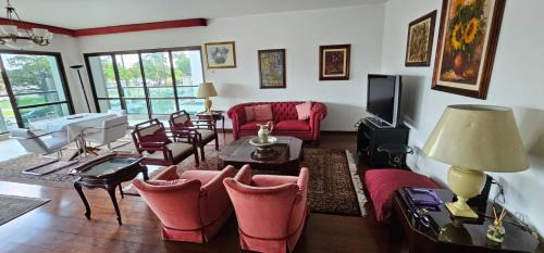 Boqueirao Apartment | Maravilhoso apartamento frente ao mar em excelente localização