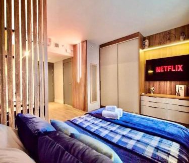 Batel Apartment | Maravilhoso Apto no Batel, com Wifi e AR Cond