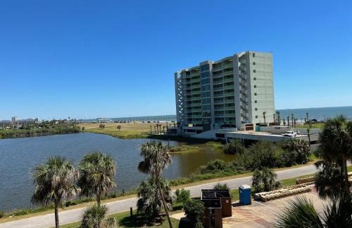Galveston Apartment | Maravilla- Across the gulf
