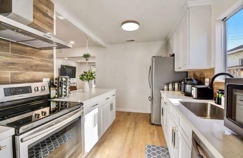 Santa Clara House | @ Marbella Lane - Stylish Cozy4BR in SiliconValley