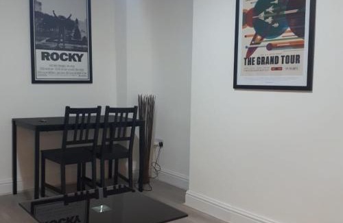 Tooting House | Marble Apartments Broadway Two