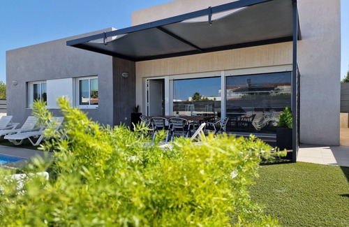 Riumar Ski Chalet | "Marc"@MARISOL: 550m to the beach, private pool, A/C, WiFi, dog beach.
