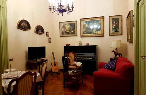Naples City Centre House | Marchese: an ancient Neapolitan house
