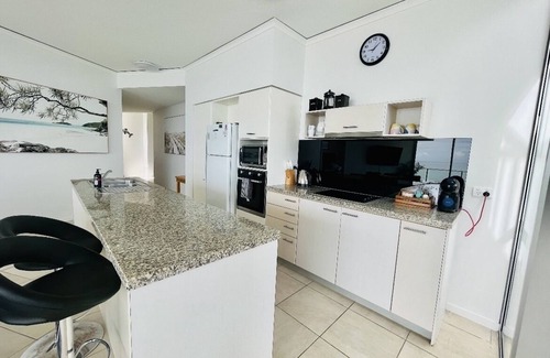 Marcoola Apartment | Marcoola Penthouse ~ 3 bed ~ 2 bath ~ rooftop entertaining