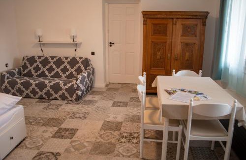 Veresegyhaz Apartment | Marelle Porta