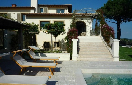Castiglione della Pescaia Villa | Maremma coast villa, Tuscan villa with pool Italy