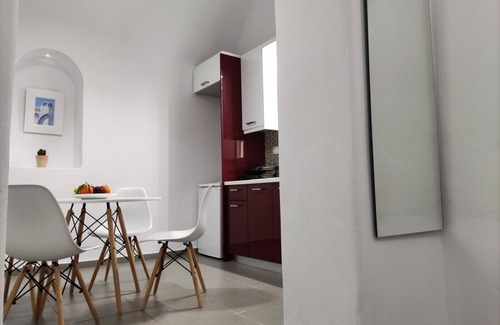 Pyrgos Apartment | Mareva's Santorini House