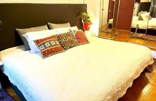 Felheviz Apartment | Margaret Bridge Best spot Apartment