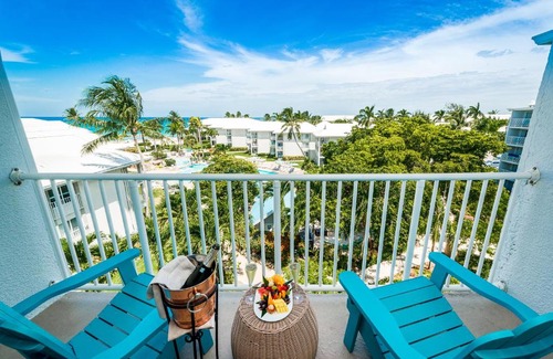 Seven Mile Beach Resort | Margaritaville Beach Resort Grand Cayman – All Inclusive