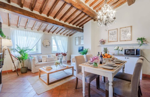 Lucca Apartment | Maria Farmhouse Apartment in Wine Resort in Lucca