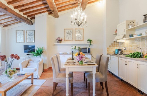 Lucca Apartment | Maria Farmhouse Apartment in Wine Resort in Lucca