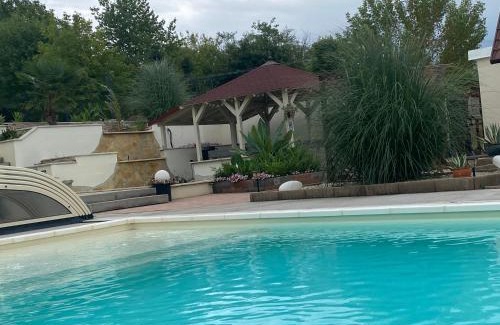 Mernye House | Maria Vendéghaz