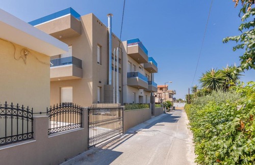Agkisaras Apartment | Marigold Seaside B1