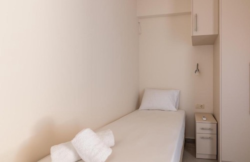 Agkisaras Apartment | Marigold Seaside B1