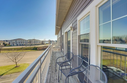 Spring Lake Condo | Marina, Pool & Balcony: Modern Spring Lake Condo