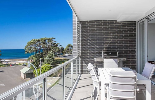 Ulladulla Apartment | Marina View - Stylish spacious apartment overlooking the beautiful Harbour