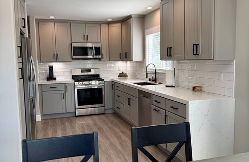 Discovery Bay House | Marina View Waterfront Getaway