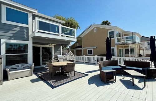 Discovery Bay House | Marina View Waterfront Getaway
