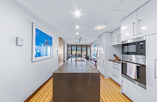 Airlie Beach Apartment | Marina Views at The Boathouse