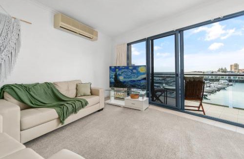 Glenelg Apartment | Marina Views Free Parking Beachside & Seaview
