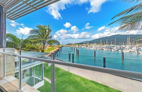 Airlie Beach Apartment | Marina Waterfront Living at Port of Airlie