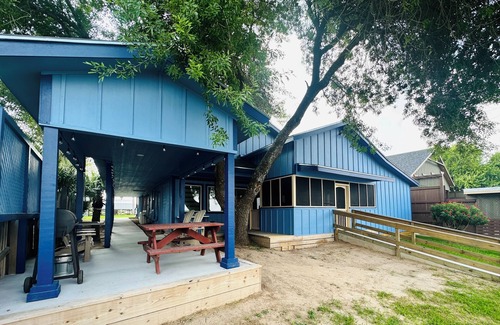 Arroyo City Cabin | Marina’s Cozy Cottage. Family friendly with cold AC in summer and warm winters!