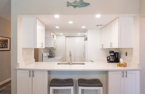 Marco Island Condo | Mariner Unit 3 #105 Charming 2-Bedroom Condo with Heated Pool – Perfect Monthly Retreat
