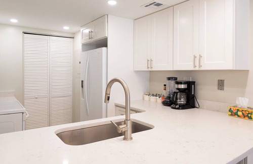 Marco Island Condo | Mariner Unit 3 #105 Charming 2-Bedroom Condo with Heated Pool – Perfect Monthly Retreat